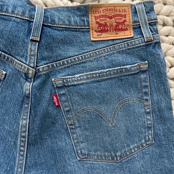 Levi’s 501 denim shorts - Picture 2 of 5